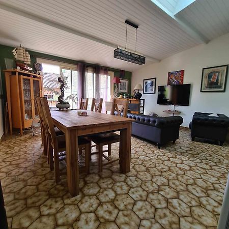 Maison Le Trefle Chef-Boutonne Exteriér fotografie
